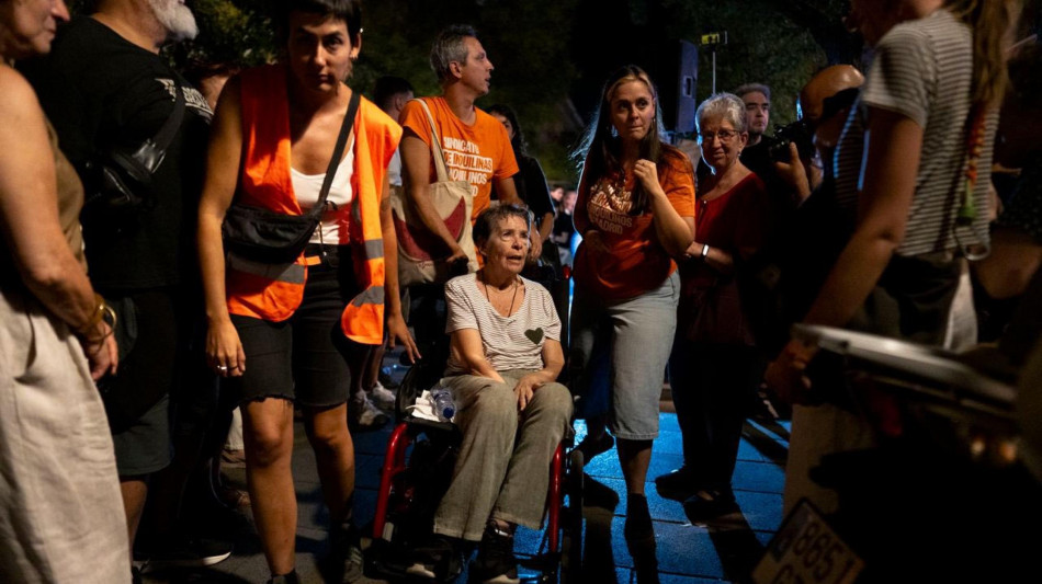 Morte di Maricarmen, minuto di silenzio fuori dall'Assemblea di Madrid 