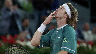 Rublev elimina Alcaraz e vai &agrave;s semifinais do Masters 1000 de Madri