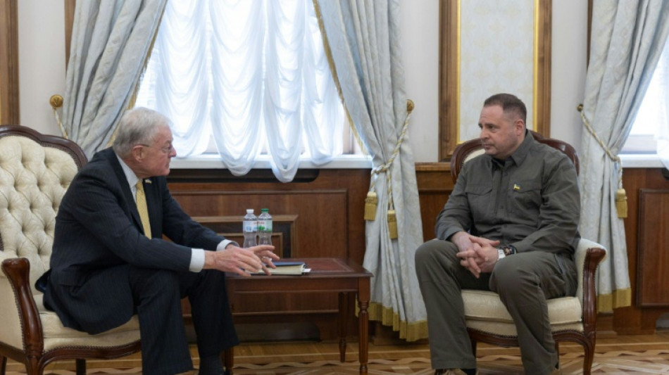 Zelensky recebe enviado dos EUA ap&oacute;s cr&iacute;ticas de Trump