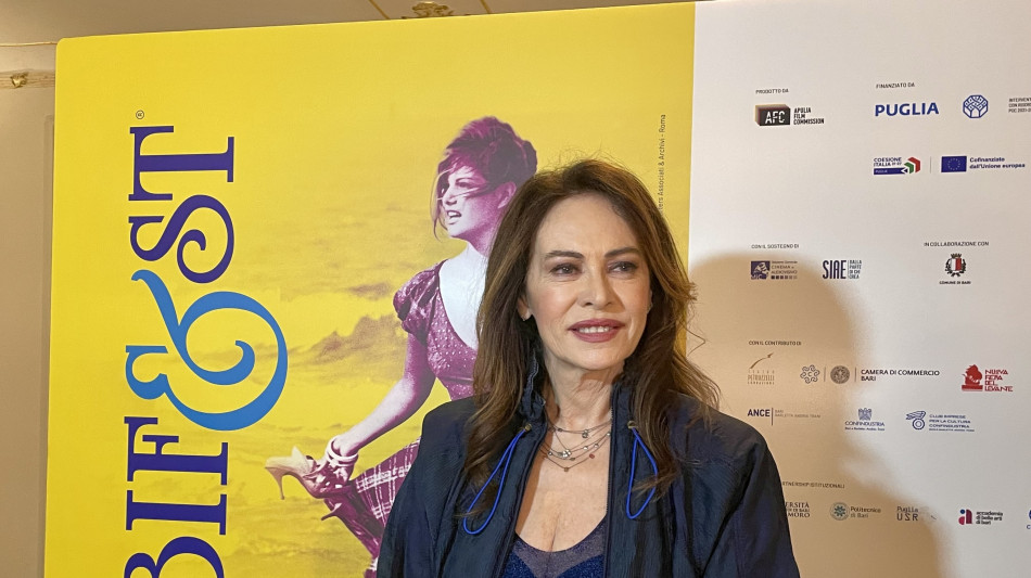  Elena Sofia Ricci 'ancora l'orrore delle guerre, l'uomo non ha memoria' 