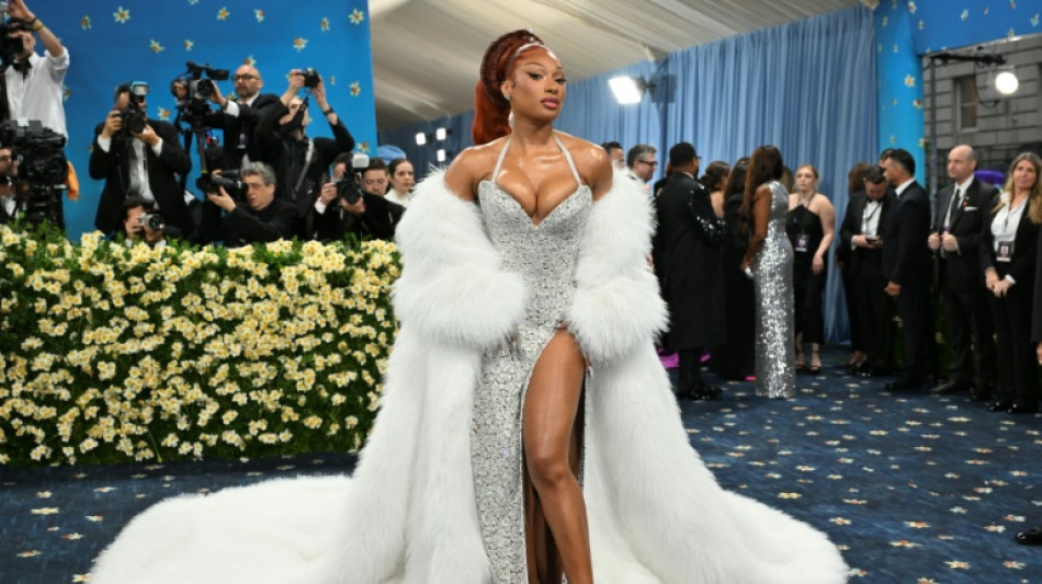  US-Rapperin Megan Thee Stallion beruhigt Fans nach Schw&auml;cheanfall w&auml;hrend Muscial 