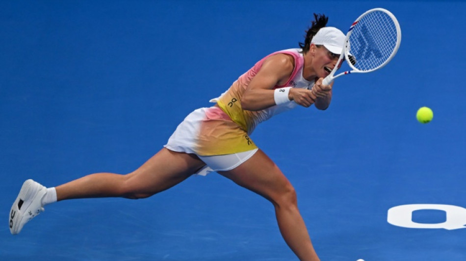 Swiatek sofre, mas avan&ccedil;a no WTA 1000 de Doha