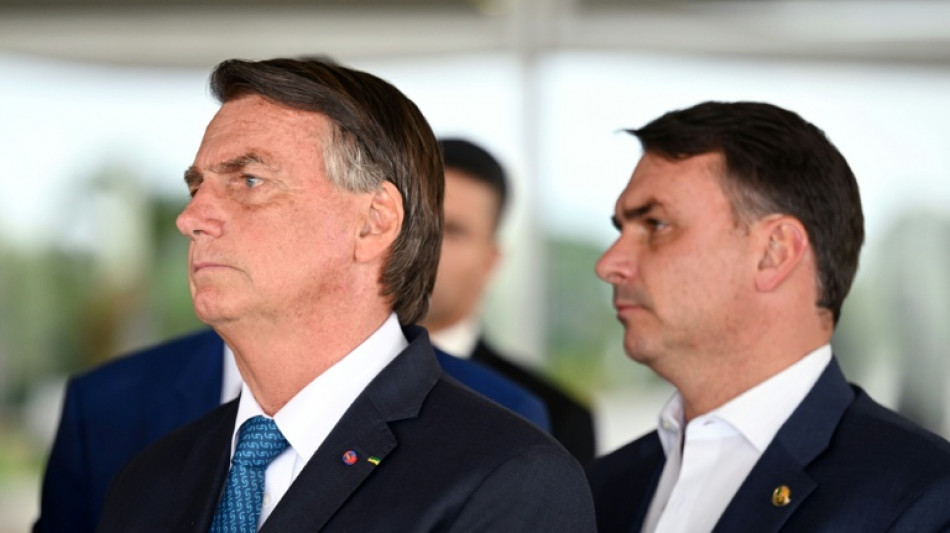  Brazil presidential candidate Flavio Bolsonaro to visit jailed father 