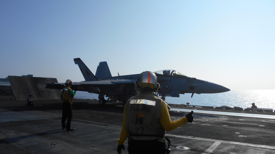 Usa colpiscono sito missili e navi Iran in autodifesa