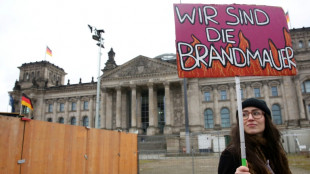 Decenas de miles de personas se manifiestan en Berl&iacute;n contra la extrema derecha alemana