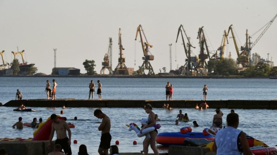  Reconstrução de Mariupol, sob o controle russo 