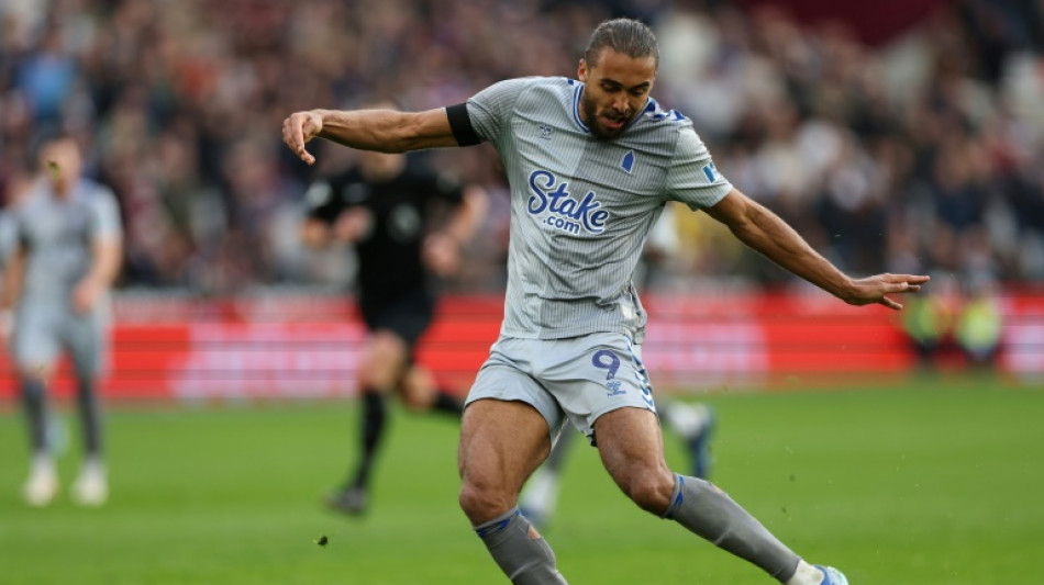Calvert-Lewin on target as Everton sink West Ham