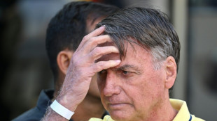 Un juge br&eacute;silien ordonne une surveillance permanente de Bolsonaro pour "risque de fuite"