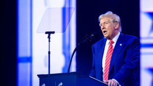 Un Trump provocateur r&eacute;it&egrave;re ses vis&eacute;es d'expansion des Etats-Unis