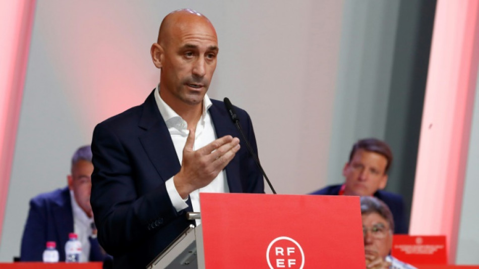 Federaci&oacute;n Espa&ntilde;ola de F&uacute;tbol anuncia "acciones legales" por "mentiras" de Hermoso sobre beso forzado