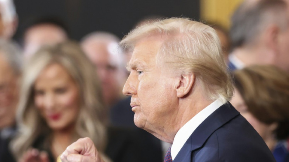 Arm&eacute;e &agrave; la fronti&egrave;re, attaque du droit d'asile et du droit du sol: Trump lance sa vaste offensive anti-immigration