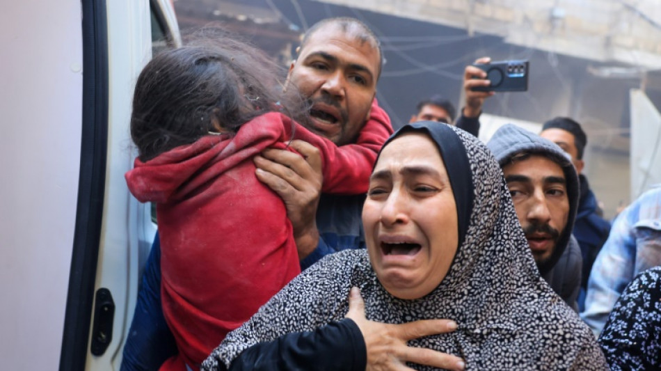 Gazat&iacute;es desesperados huyen de sus casas tras reanudarse bombardeos israel&iacute;es