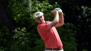 Hall surges clear at Colonial