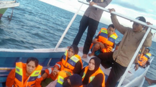 Veintis&eacute;is personas desaparecidas tras el hundimiento de un ferry en Indonesia