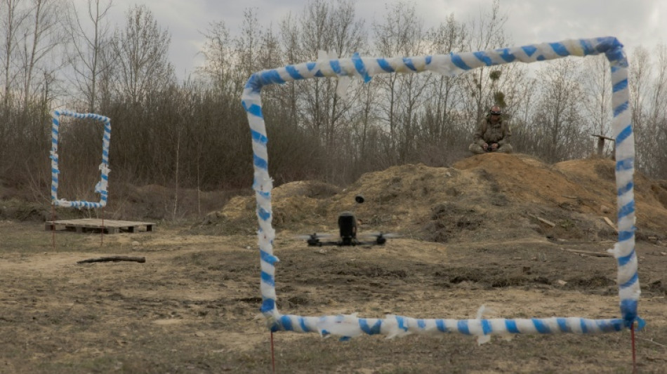  Pelo menos cinco mortos na Ucr&acirc;nia em ataques russos com drones 
