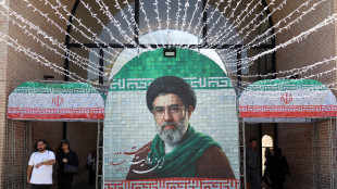 Wsj, Iran parla per la prima volta di Khamenei, 'lesioni a rotula e schiena'