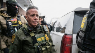 Gregory Bovino, rosto das batidas migrat&oacute;rias de Trump, anuncia aposentadoria