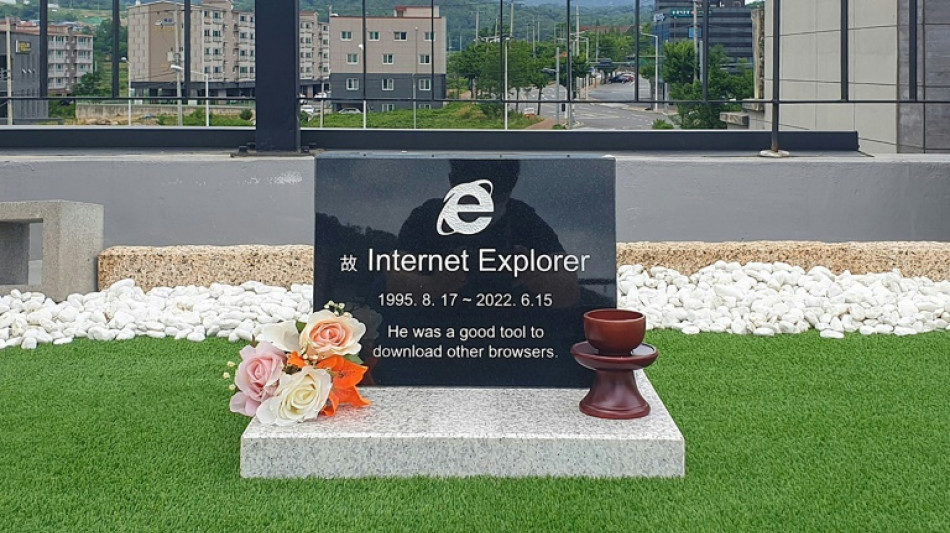 Fin d'Internet Explorer : un ingénieur sud coréen érige une tombe pour le navigateur