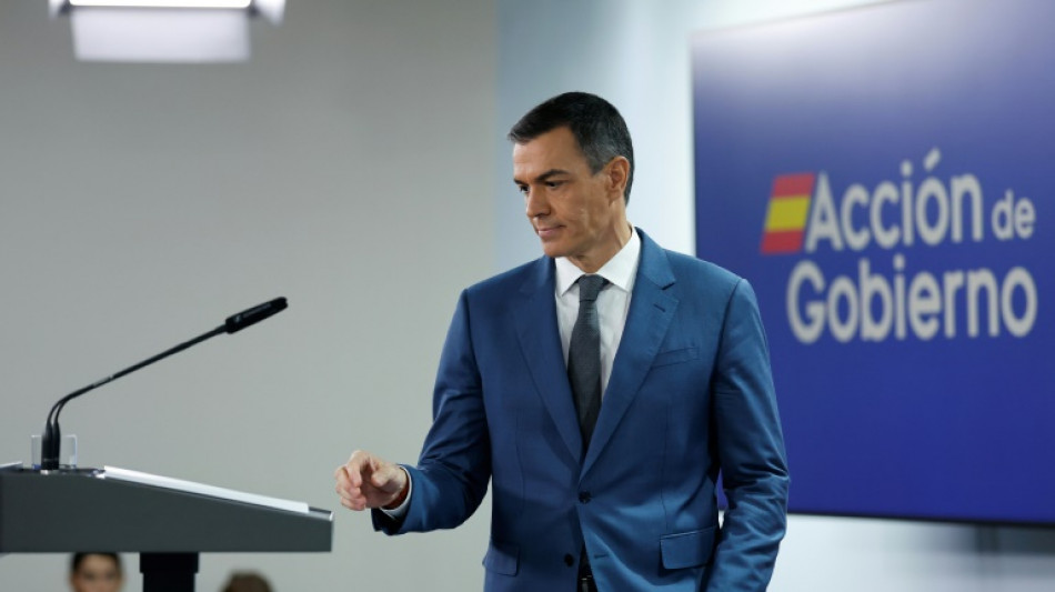 Tras las inundaciones, el gobierno espa&ntilde;ol empuja para sacar adelante sus presupuestos