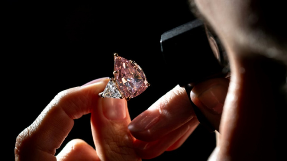 La subasta del diamante rosa "Fortune Pink" alcanza los 28,5 millones de d&oacute;lares