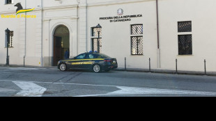 Corruzione per appalti sanit&agrave; in Calabria, tre arresti