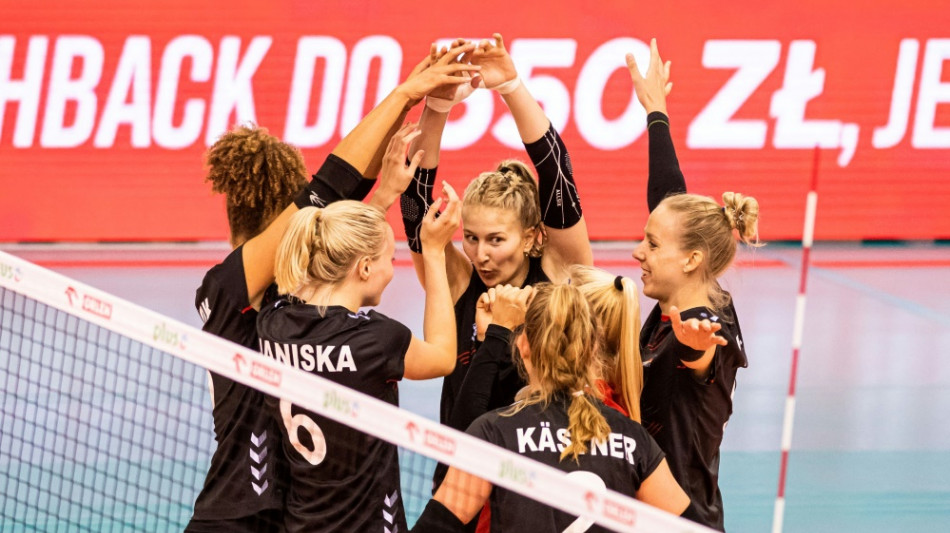 Volleyballerinnen mit drei Niederlagen in die n&auml;chste Runde