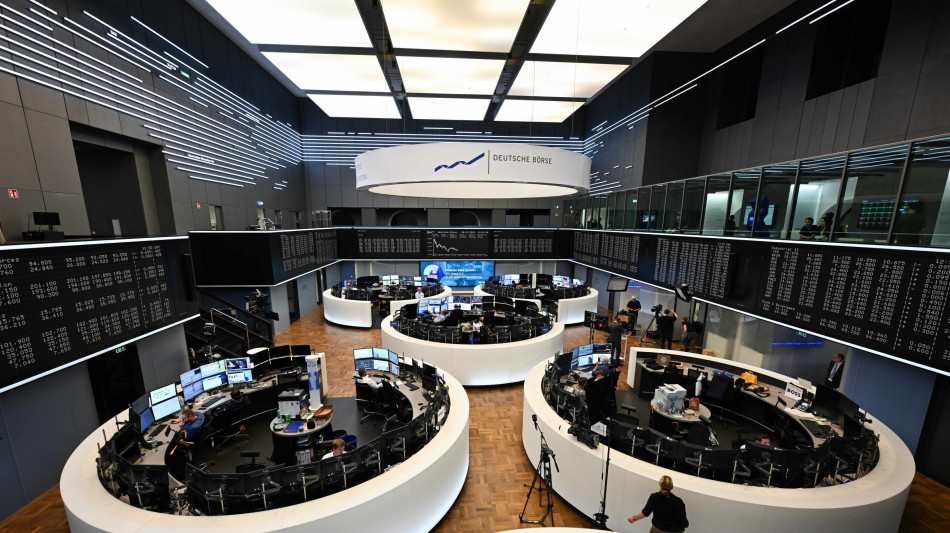 Borsa: Europa in rialzo, Londra e New York chiuse, Milano +1,2%