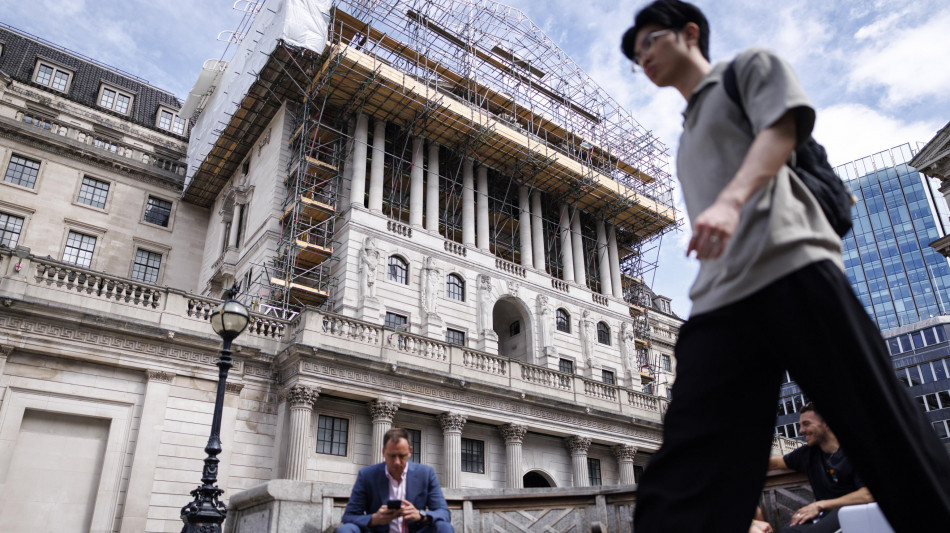  La Banca d'Inghilterra lascia invariati i tassi in Gb, confermati al 3,75% 