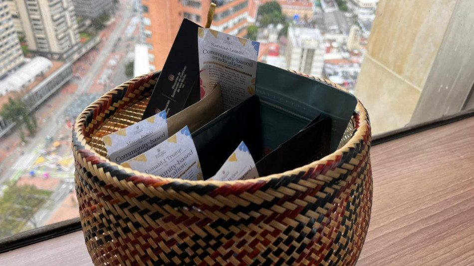  Petro consegner&agrave; a Trump un cesto regalo dei contadini colombiani 