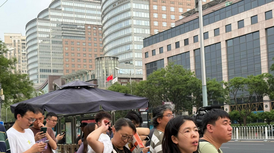 La banca centrale cinese frena lo yuan, fixing a 6,7888 dollari