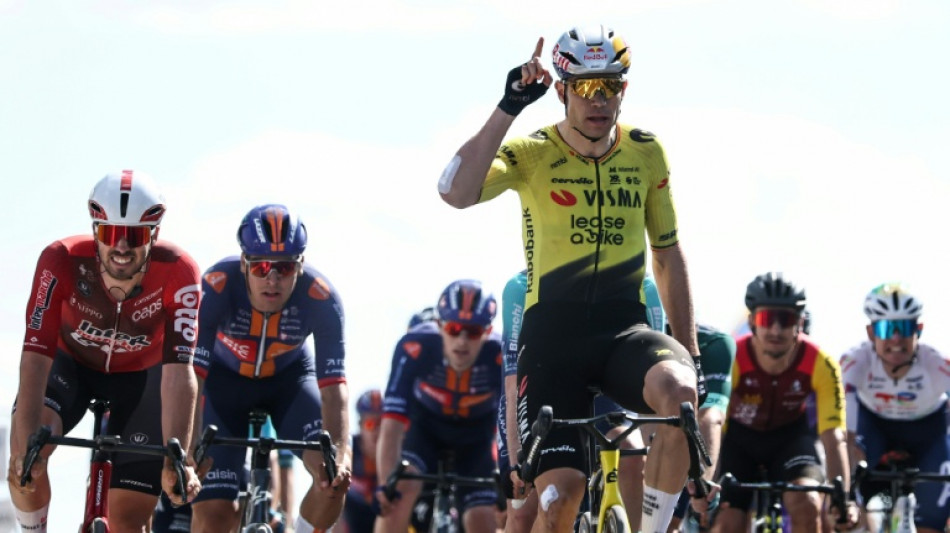  Van Aert dominates sprint on Tour de France warm-up race 