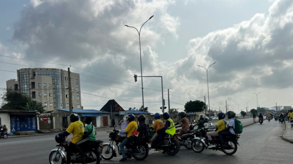 Coup d'Etat d&eacute;jou&eacute; au B&eacute;nin, le bloc ouest-africain envoie des troupes pour soutenir Cotonou 