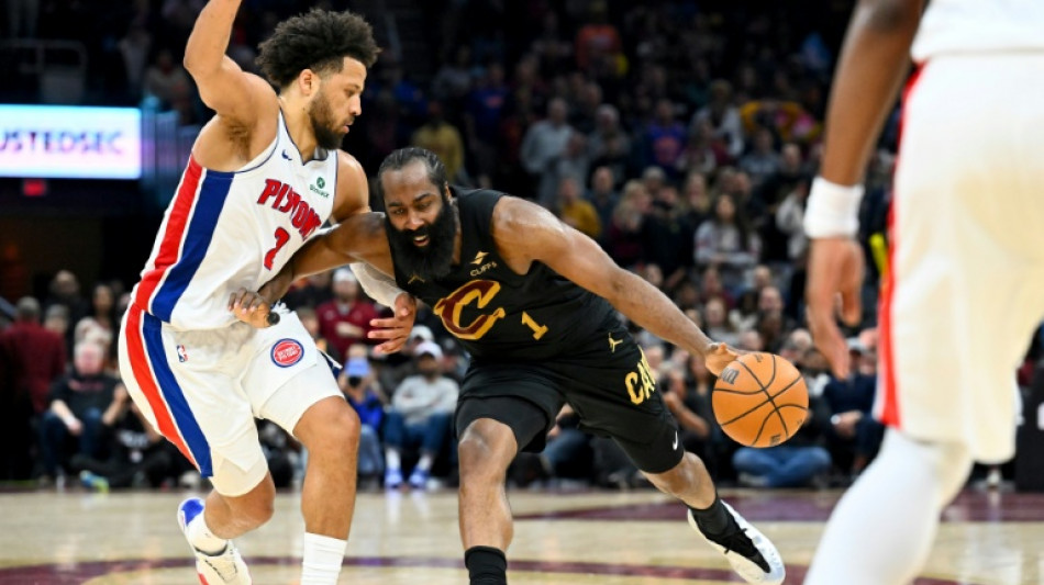 Cavs upset Pistons, Spurs thrash Sixers