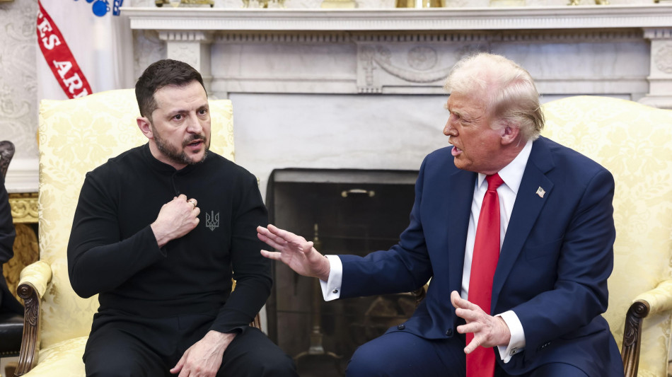  Trump, 'ci sarà scambio di territori, contrariato da Zelensky' 