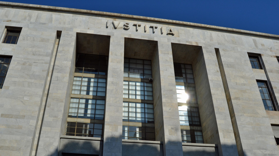 'Schiavi per costruire Consolato Usa a Milano', fermato manager Caddell