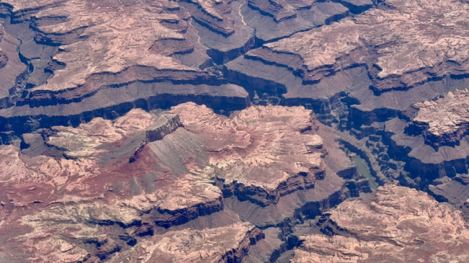  Tourists, residents evacuated from Grand Canyon due to wildfires 