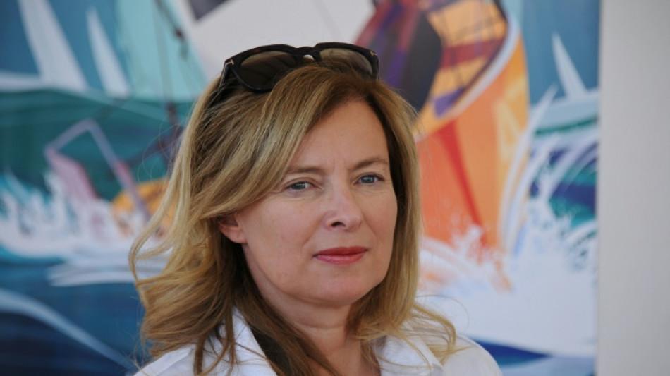 Val&eacute;rie Trierweiler licenci&eacute;e de Paris Match: le groupe Lagard&egrave;re condamn&eacute;