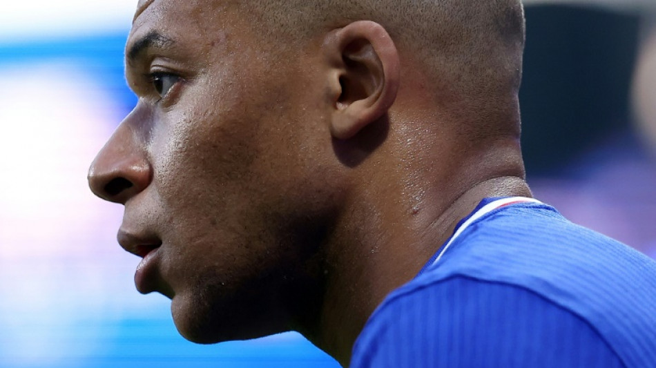 Com futuro resolvido, Mbapp&eacute; quer afastar d&uacute;vidas na Eurocopa