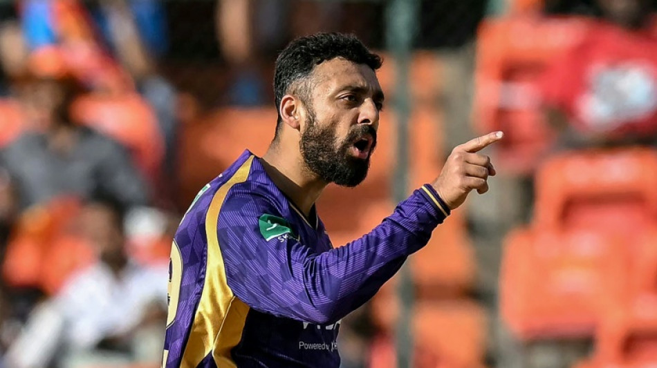  Chakravarthy, Narine help Kolkata stay alive in IPL  