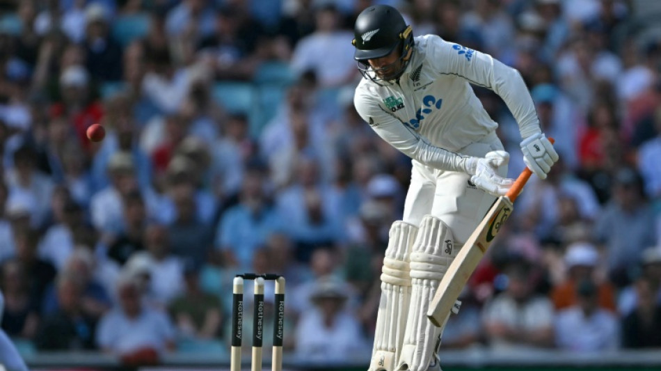  Blundell, Phillips lead New Zealand recovery against England 