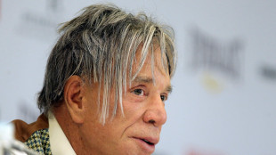 Mickey Rourke sconfessa la raccolta fondi, '&egrave; umiliante'