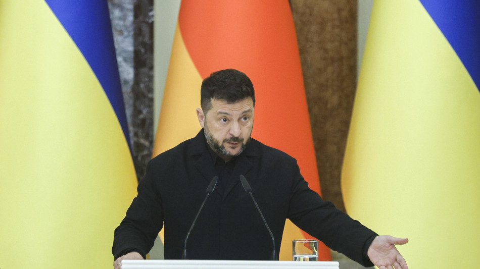  Zelensky a Trump, 'spetta agli ucraini scegliere il proprio leader' 