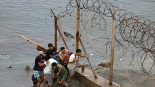 La entrada de 60.000 migrantes en el enclave espa&ntilde;ol de Ceuta desata una crisis europea