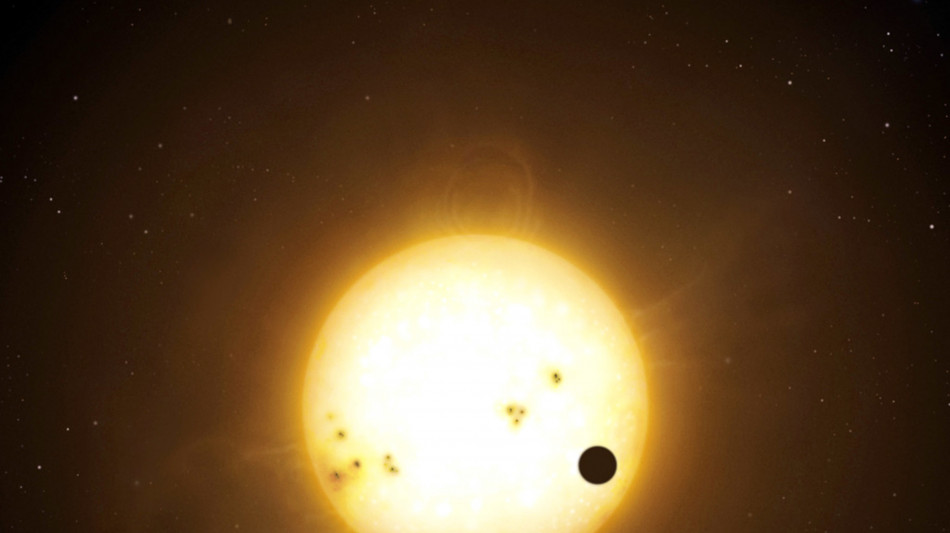 Scoperto un sistema planetario a rovescio, sovverte le regole