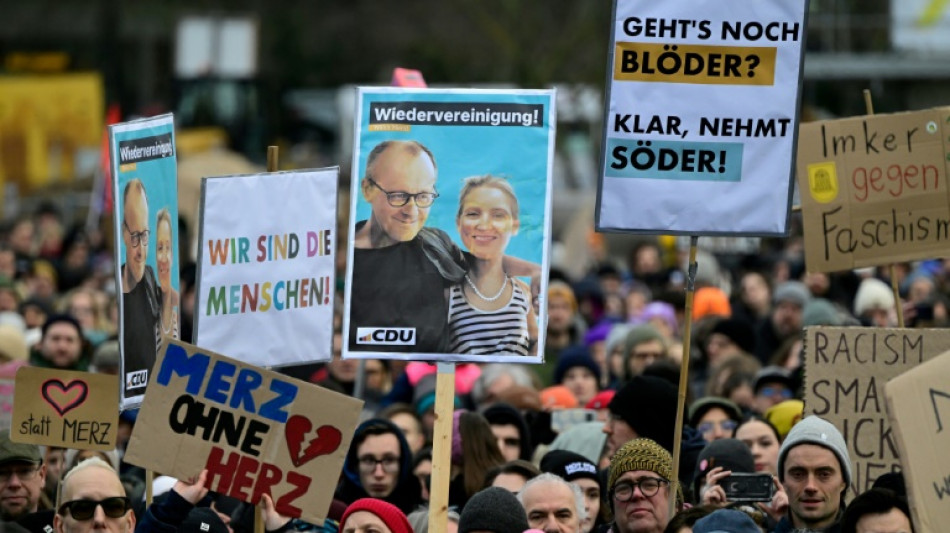 Bundesweite Proteste gegen Rechtsruck gehen weiter - Gro&szlig;demonstration in Berlin