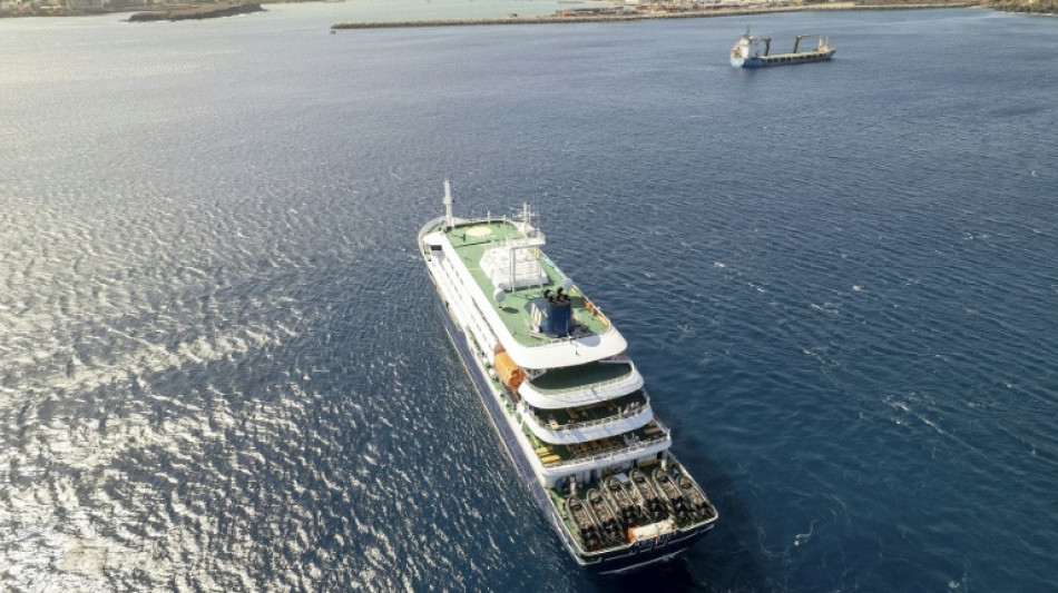  Hantavirus: 149 Menschen sitzen auf Kreuzfahrtschiff vor Kapverden fest 