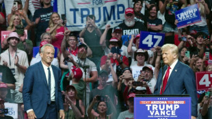 Apr&egrave;s avoir jet&eacute; l'&eacute;ponge, Robert F. Kennedy Jr s'affiche avec Trump