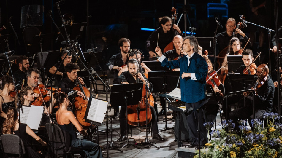  Kent Nagano dirige la Filarmonica Toscanini nella 'Resurrezione' di Mahler 