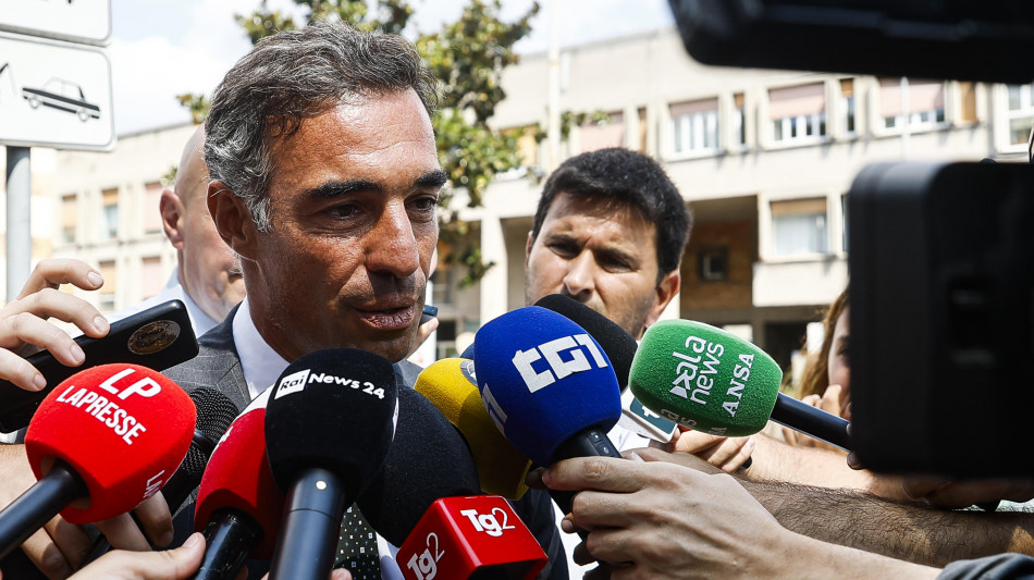 I legali, 'Lavitola sta bene e non ha segni di percosse'