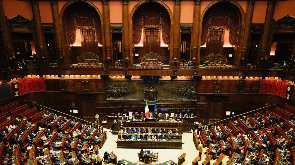  Al via discussione alla Camera sulle mozioni sui ricercatori 